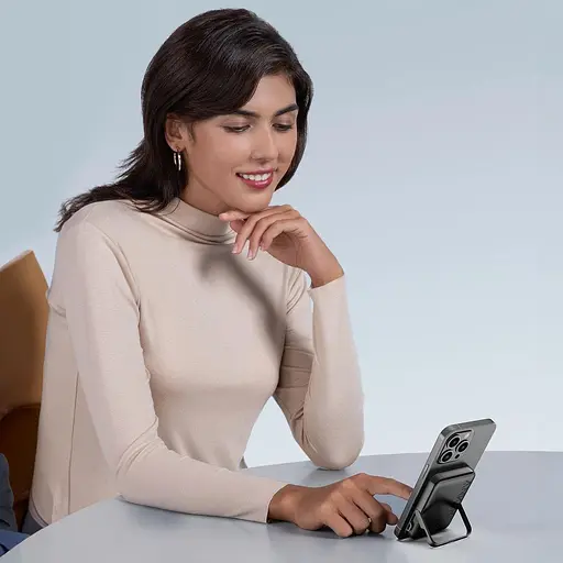 Магнітний Magsafe повербанк Anker A1618 5000 mAh для iPhone з підставкою для телефону чорний - фото 8