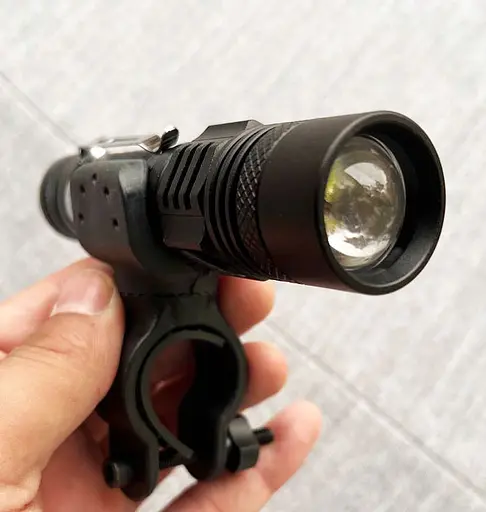 Мощный фонарь для велосипеда с аккумулятором BL-518-T6 вело фонарик велосипедный велофонарь с креплением 18650 - фото 4