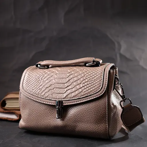 Женская кожаная сумка Vintage с металлической защелкой 19х15х9 см sum0029041 - фото 10