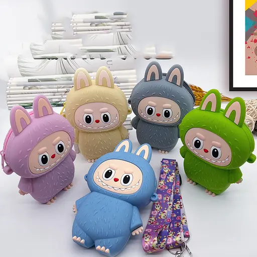 Сумочка Labubu, 13.5x10x3 см, вушка, 1 відділення, застібка-блискавка, силікон, довга ручка, 13x15x13 см - фото 8