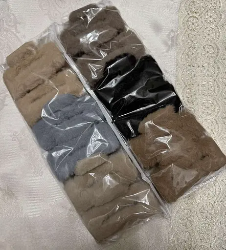 Набір крабів пластик ПРЯМОКУТНИЙ ПУШОК 8.5 см для волос с искусственным мехом пружинный зажим 12 шт. Різнокольорові - фото 1