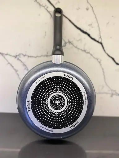 Сковородка Tefal New Comfort Grip 24 см., с титановым антипригарным покрытием - фото 3