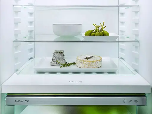 Холодильник Liebherr встраиваемый с нижней морозильной камерой 177x55,9x54,6, холод.отд.-182 л, мороз.отд.-67 л, 2-дверный, A++, NF, льдогенератор, дисплей внутр., белый - фото 10