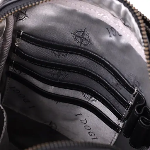 Вертикальна чоловіча сумка через плече із натуральної шкіри TONY PEROTTI 15,5х20х5,5 см sum0028963 - фото 8