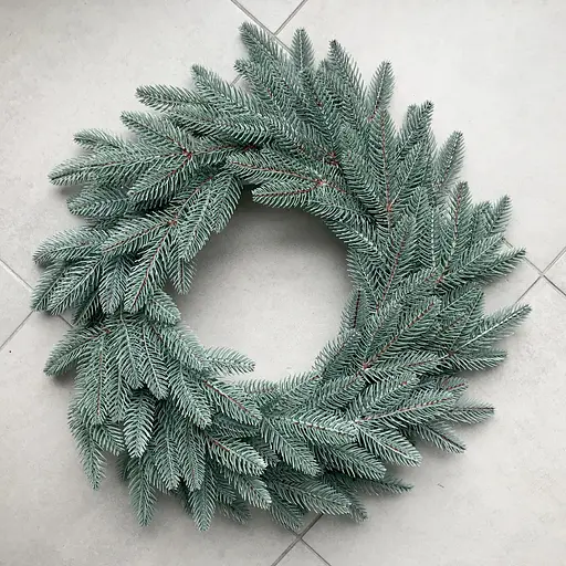 Вінки хвойні різдвяні Hvoya Classic литі блакитні 50 см 10 шт. - фото 3