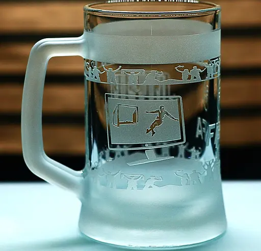 Геймерський пивний келих 660 мл з гравіюванням гри FIFA ФІФА оригінальний подарунок фанату футболу - фото 1