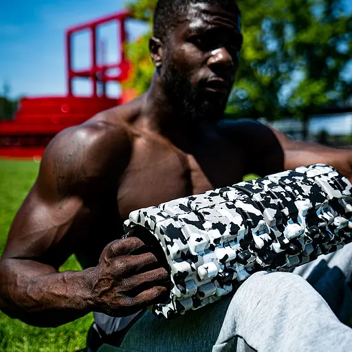 Ролер масажний Camouflage Sveltus SLTS-2516 камуфляжний, 33 см - фото 3