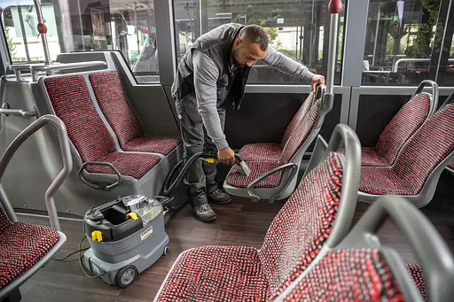 Пылесос Karcher Puzzi 8/1 (1.100-240.0) - фото 4