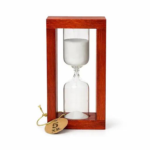 Часы песочные в деревянном корпусе на 5 минут (белый песок, корпус вишня) 88285 - фото 1