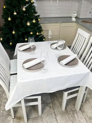 Водовідштовхувальна скатертина новорічна Білий однотон 120х120 см (+ 2 серветки 30х40) - фото 2
