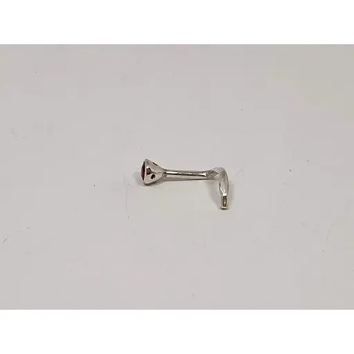 Серебряная серьга-пирсинг в нос Dear. 1023.5С Красный - фото 2