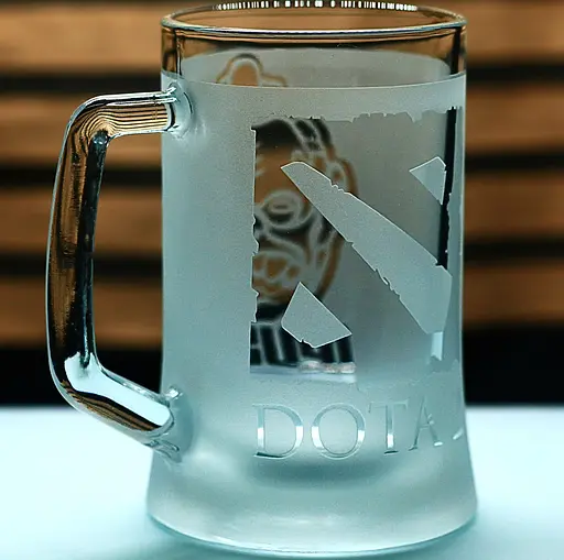 Пивний келих з ручкою Dota 2  Дота 2 з гравіюванням Pudge 660 мл скляний кухоль сувенір для геймера - фото 2