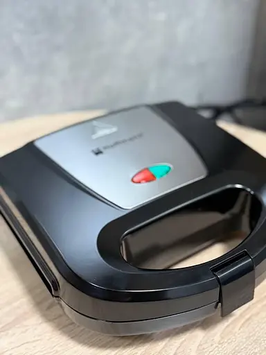 Електровафельниця Hoffmas Electronics HM-3027 1000 Вт - фото 2