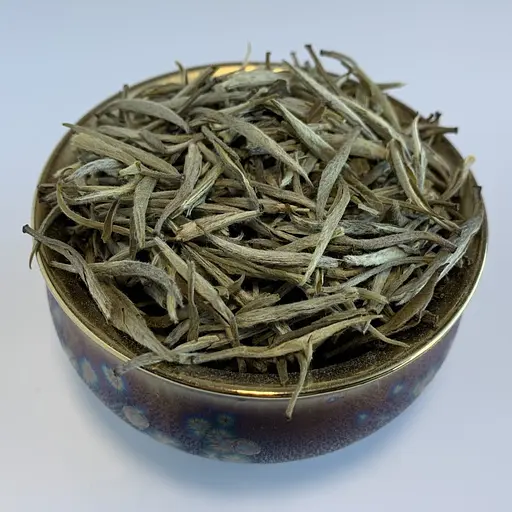 Белый чай Серебряные иглы Бай Хао Инь Чжень более высокий сорт 100 г