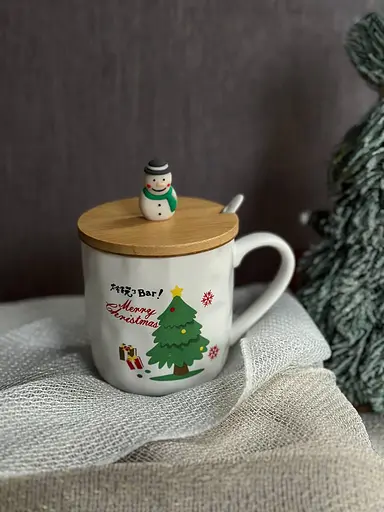 Новорічна чашка Olens 102-1086 Новорічна братва кераміка з бамбуковою кришкою та ложкою 380 мл - фото 2