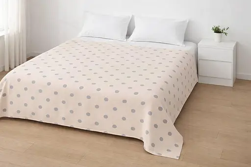 Покрывало стеганое 200x230 см в горошек покрывало в спальню интерьерный евроразмер на кровать Бежевое с серым принтом - фото 1