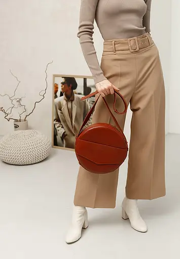 Шкіряна жіноча кругла сумка-рюкзак Maxi світло-коричнева - фото 8