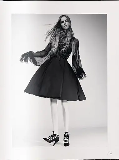 The Black Book: Fashion, Styles & Stories - фото 8