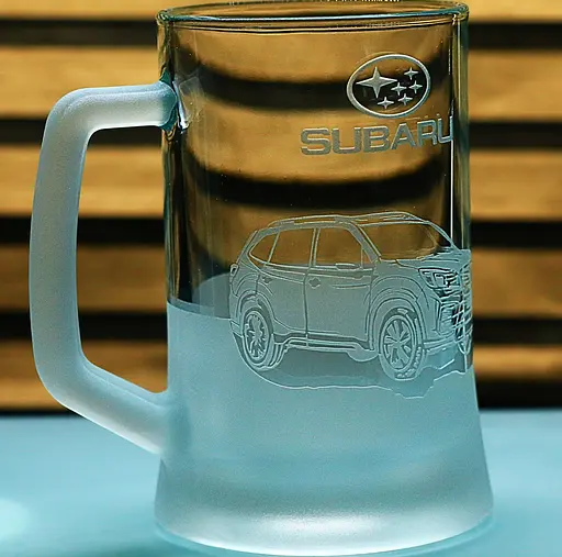 Пивний келих 660 мл з гравіюванням Субару Форестер Subaru Forester подарунок для автолюбителя  кухоль для пива - фото 2