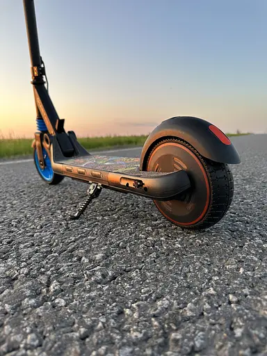 Детский электросамокат GIANT Kids E10 PRO 4.4Ah черный + Bluetooth колонка - фото 8