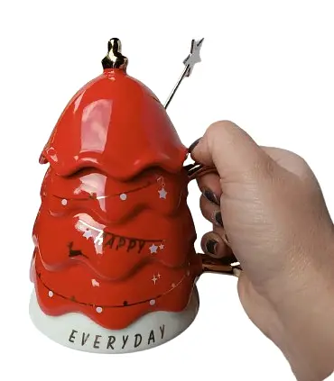 Керамічна чашка Різдвяна ялинка з кришкою та паличкою для розмішування 460 мл Червоний - фото 4