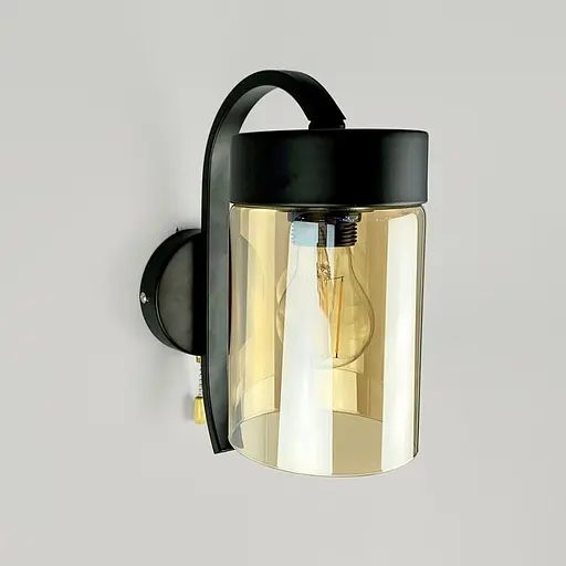 Бра Scandinavia у чорному каркасі з янтарним плафоном Арт. 11295/1W BK+AM Line F - фото 1