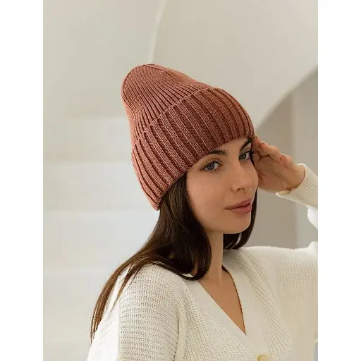 Жіноча в'язана шапка біні класік 20% вовна з відворотом Коричневий - фото 1