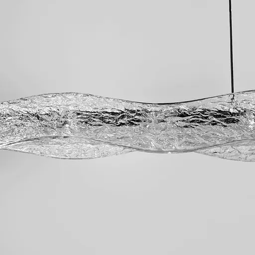 Люстра с удлиненным подвесным корпусом из волнистого рельефного акрила 120 см Line F | Ст. MJ373-L1200 BK - фото 2