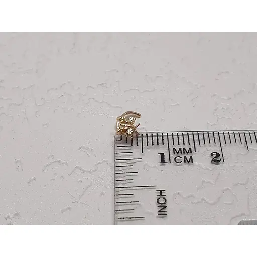 Золотая серьга-пирсинг в нос Dear с фианитами. 1041.10 Шампань - фото 4