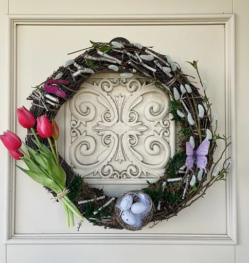 Весенний декоративный венчик Hvoya Весенняя роскошь с тюльпанами и котиками 45 см - фото 9