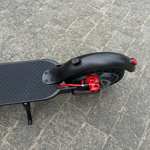 Электросамокат GIANT M365 PRO 500W 10.4Ah черный, складной с перфорацией колес (2025 год) - фото 12