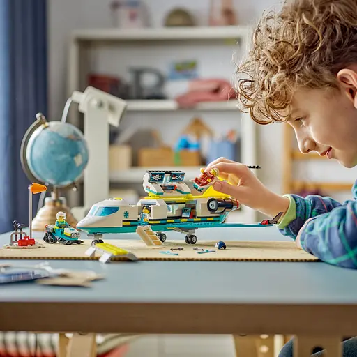 Конструктор LEGO City Самолет скорой медицинской помощи 403 деталей (60465) - фото 13