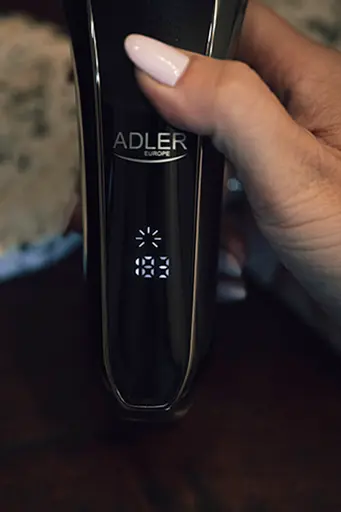 Електробритва на 3 головки з LCD дисплеєм Adler AD 2933 - фото 9