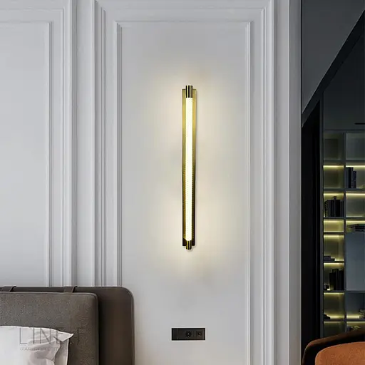 Удлиненное минималистичное бра в латунном корпусе 62 см Line F Арт. WB24/600 AB - фото 1