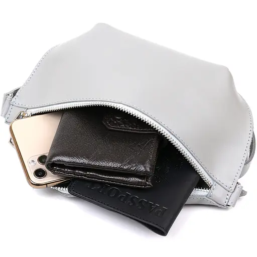 Шкіряна жіноча сумка бананка Shvigel 23х13х5 см sum0020187 - фото 3