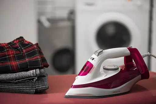 ARDESTO Утюг IR-C2230-BUR, 2200Вт, 300мл, паровой удар, керам. подошва, малиновый - фото 10