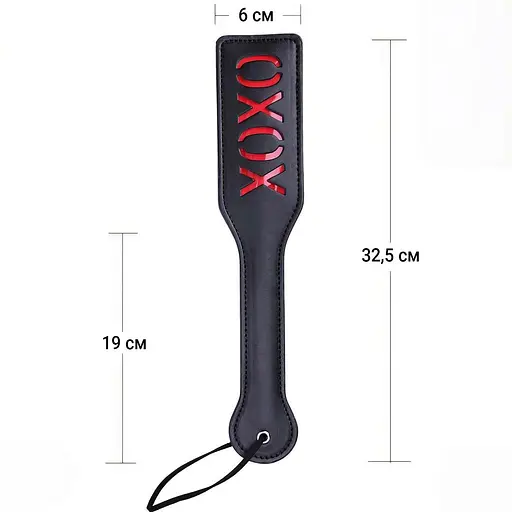 Ляскавка для BDSM з тисненням "XOXO" чорна з петлею на зап'ясті - фото 3