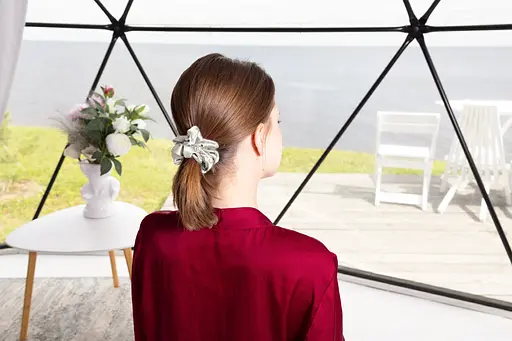 Шовкова резинка для волосся Чумацький Шлях підвищеної еластичності та міцності Розмір L в Подарунковій упаковці Молочна (1237-02) - фото 4