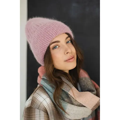 Женская зимняя шапка Бини Ангора с ангорой 80% орнаментом и флисовой подкладкой Розовый - фото 1