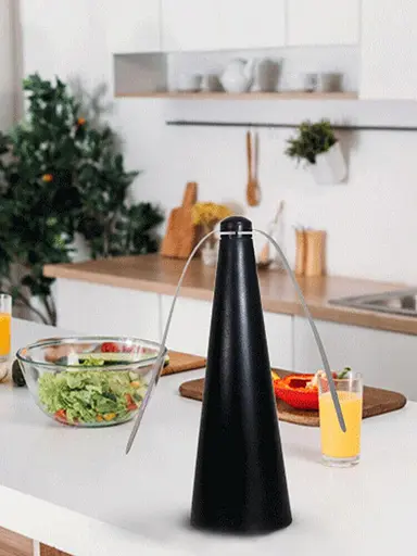 Вентилятор от мух на открытом столе. - фото 5