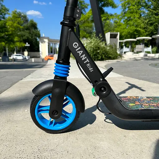 Детский электросамокат GIANT Kids E10 PRO 4.4Ah черный с LED - подсветкой (модель 2025 года) - фото 4