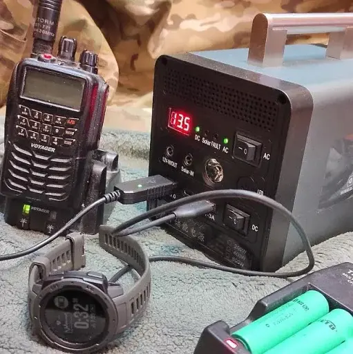 Зарядна станція Yachu 12.8V/24Ah/400W Повербанк із розеткою 220В | Інвертор акумуляторний - фото 6