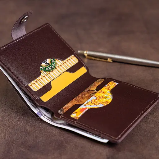 Мужской кожаный кошелек Shvigel 10х8.5х1 см acs0015044 - фото 9