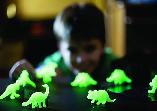 Набор светящихся в темноте 3D-наклеек 4M Динозавры 00-05426 Набор люминесцентных наклеек - фото 4