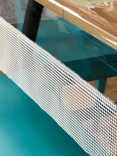 Скатерть силиконовая с белой жемчужной лентой 390х110 см - фото 2