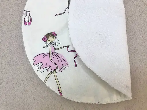 Непромокаемый слюнявчик Moontime "Балеринки" - фото 2