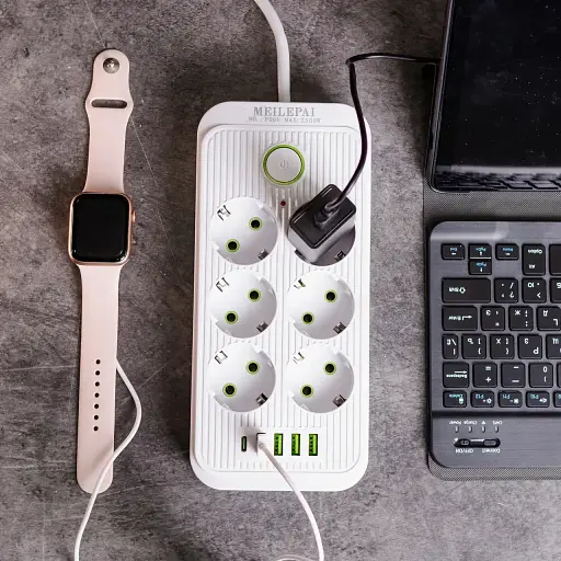 Сетевой фильтр-удлинитель Yiwu HP-5-25 SMART F06OU на 6 розеток 5 USB 5 метров белый - фото 2