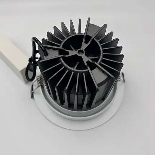 Точечный светильник Skarlat RSL7468-5 28W WH 4000K - фото 2