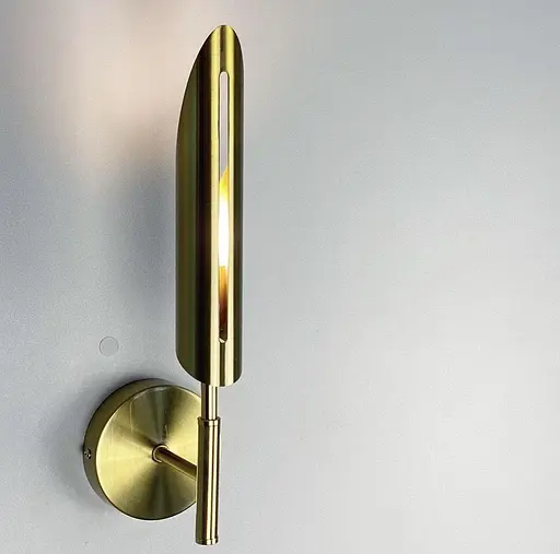 Бра в корпусі латунь з металевим видовженим плафоном Line F W 1825 - фото 3