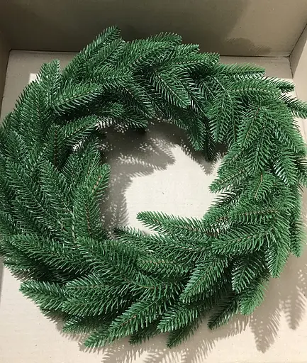 Венок хвойный Hvoya Classic литой светло-зеленый 50 см - фото 3